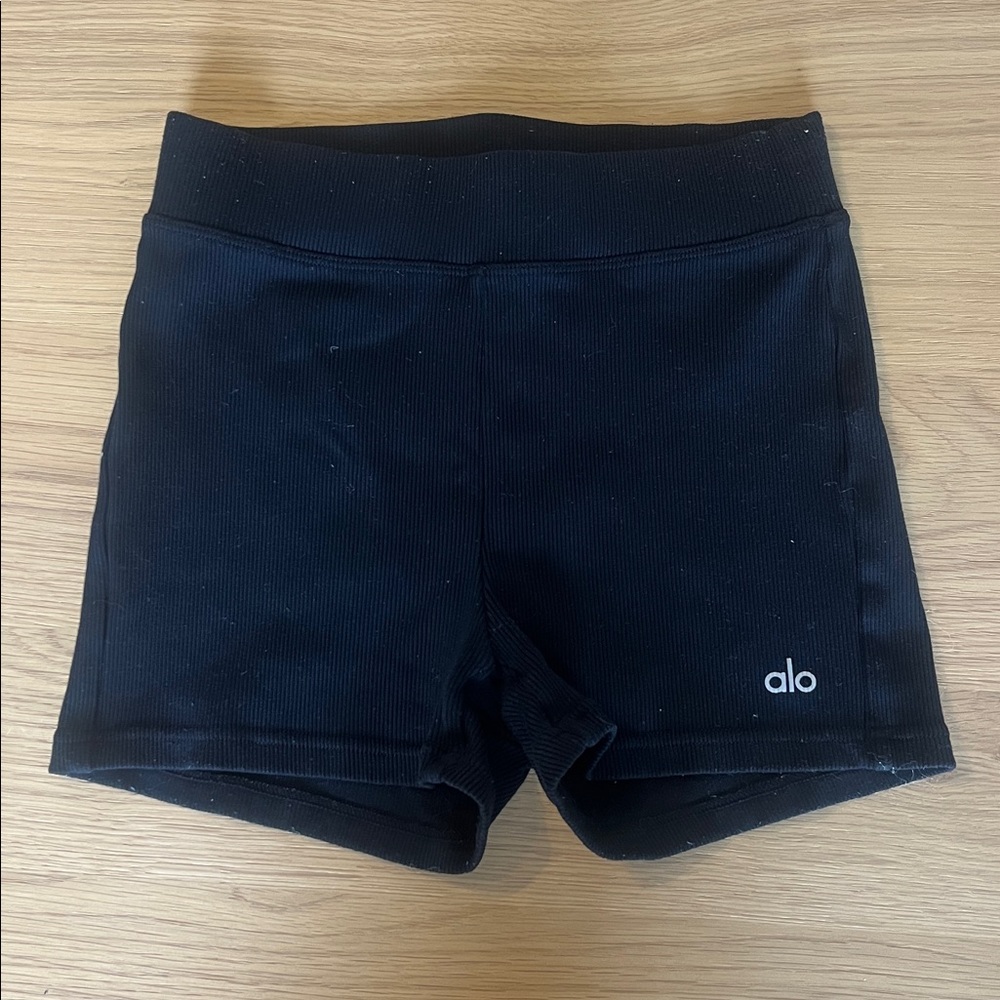 ALO ribbed shorts